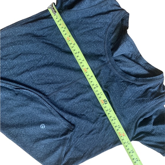 Lululemon Run Away Tee - Picture 8 of 8